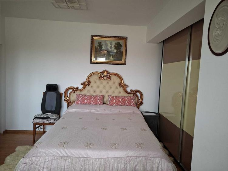 Apartament cu 3 camere decomandat în Cug