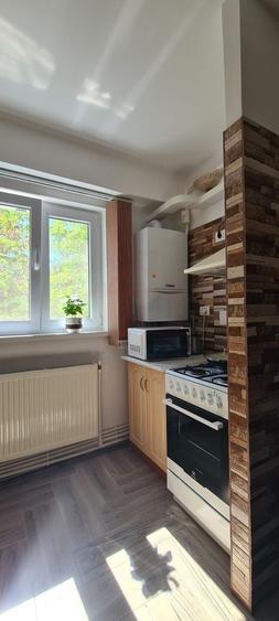 Apartament cu 2 camere decomandat, mobilat în Micro 20