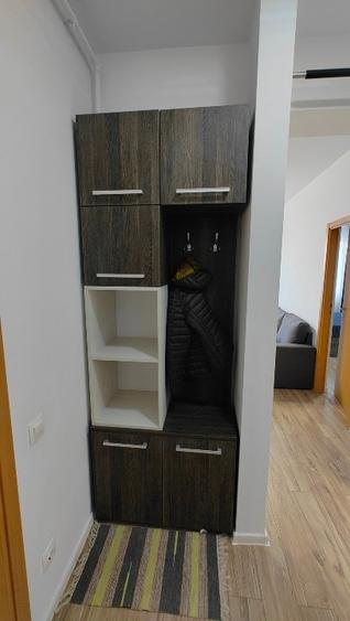 Apartament cu 2 camere semidecomandat, mobilat în Central