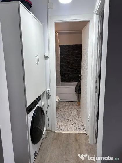 Apartament cu 3 camere semidecomandat în Drumul Găzarului