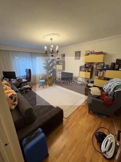 Apartament cu 3 camere decomandat, mobilat în Gorjului