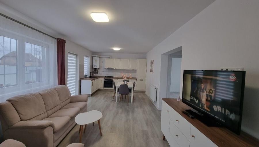 Casă cu 3 camere cu Teren 250 Mp în Central