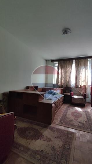 Apartament cu 3 camere decomandat în Dacia