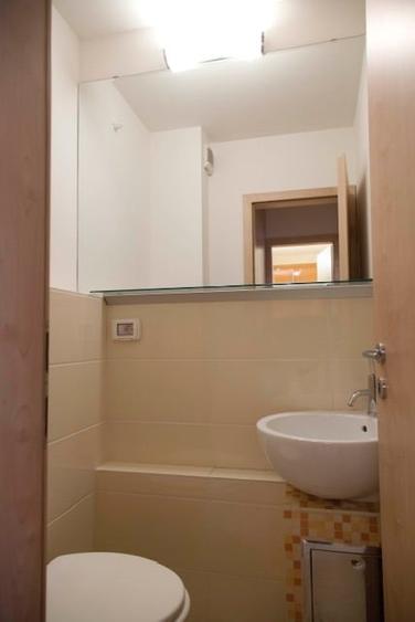 Apartament cu 3 camere decomandat, mobilat în Circumvalațiunii