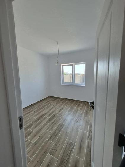 Casă cu 4 camere cu Teren 286 Mp în Moșnița Veche