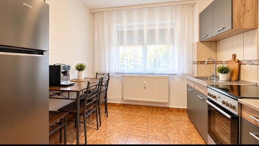 Apartament cu 3 camere decomandat în Rogerius