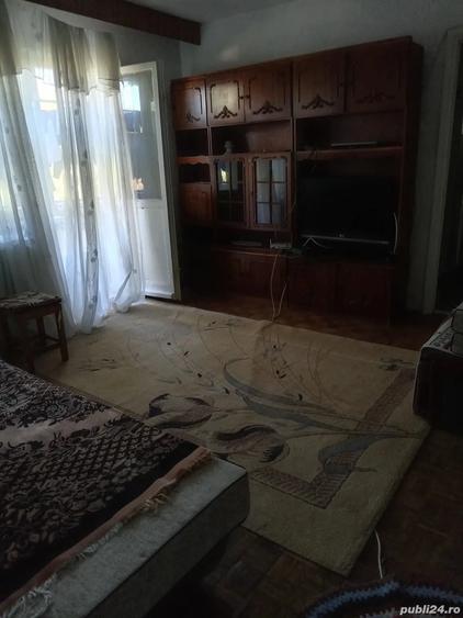Apartament cu 3 camere decomandat în Exterior Vest