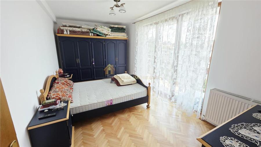 Apartament cu 3 camere semidecomandat, mobilat în Andrei Mureșanu