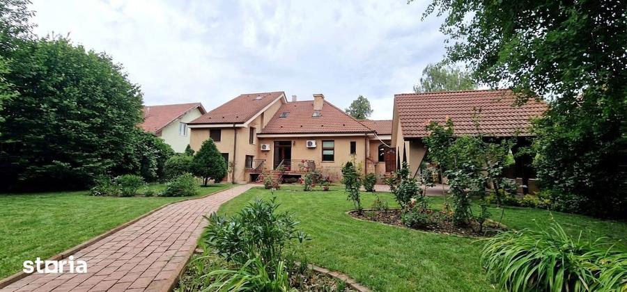 Casă cu 6 camere cu Canalizare în Trei Stejari