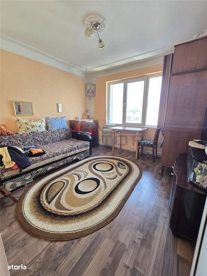Apartament cu 3 camere decomandat în Alexandru cel Bun