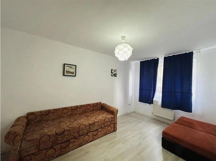 Apartament cu 3 camere decomandat în Hipodrom 3
