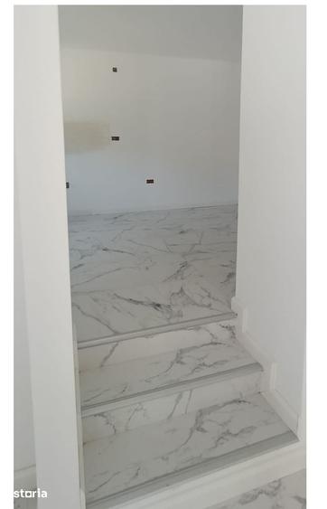 Apartament cu 3 camere decomandat în Păulești