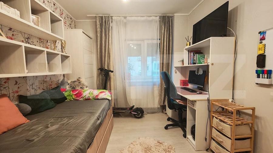 Apartament cu 3 camere semidecomandat în Rogerius