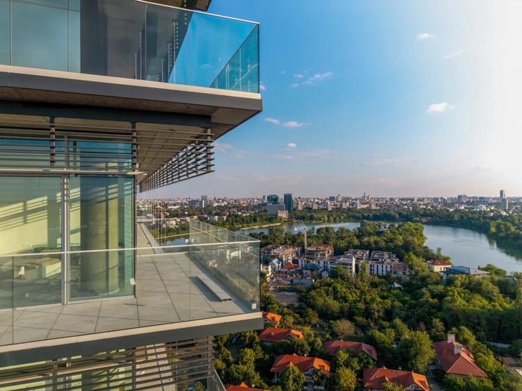 Apartament cu 4 camere decomandat în Floreasca