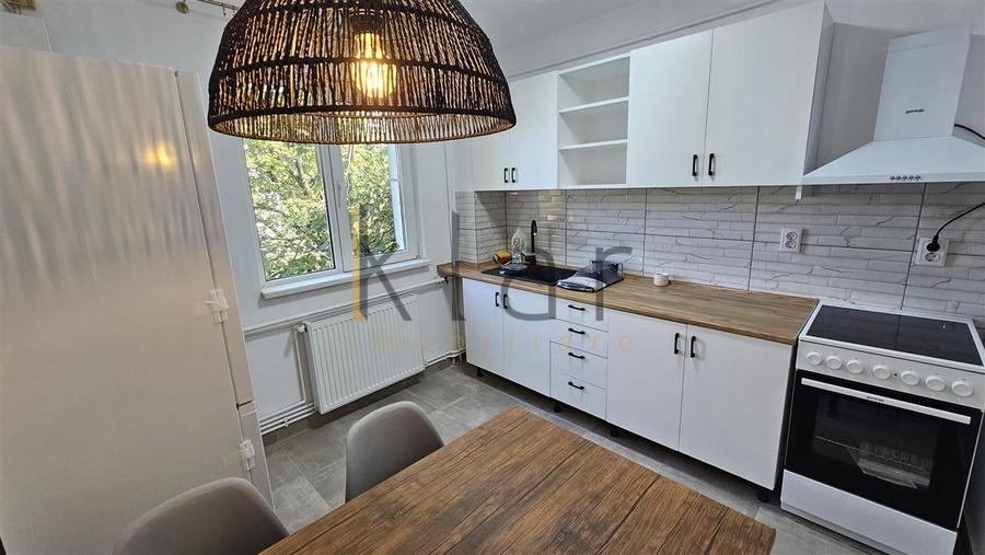 Apartament cu 3 camere semidecomandat, mobilat în Gheorgheni