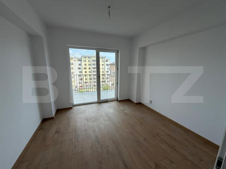 Apartament cu 3 camere decomandat în Cornitoiu