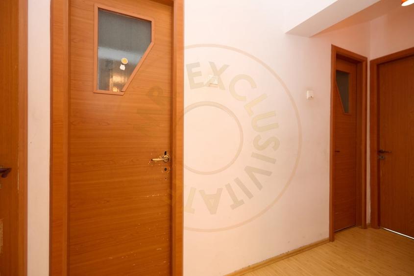 Apartament cu 4 camere decomandat în Craiovei