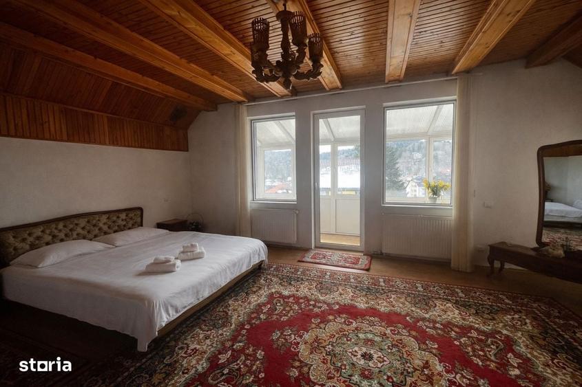 Casă cu 4 camere în Piața