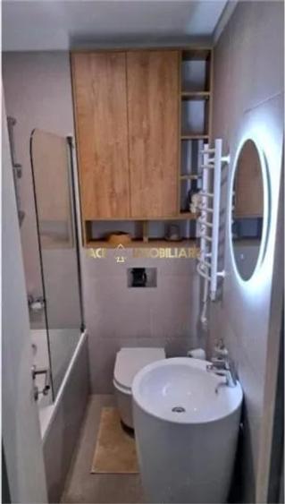 Apartament cu 2 camere semidecomandat, mobilat în P-ta Presei Libere