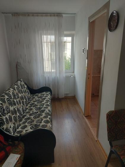 Garsonieră decomandată în Sud