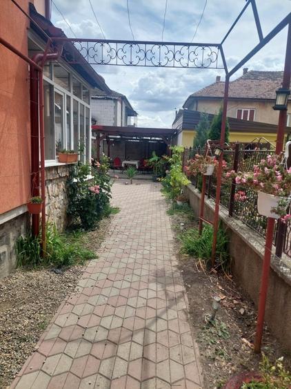 Casă cu 4 camere în Ghiroda