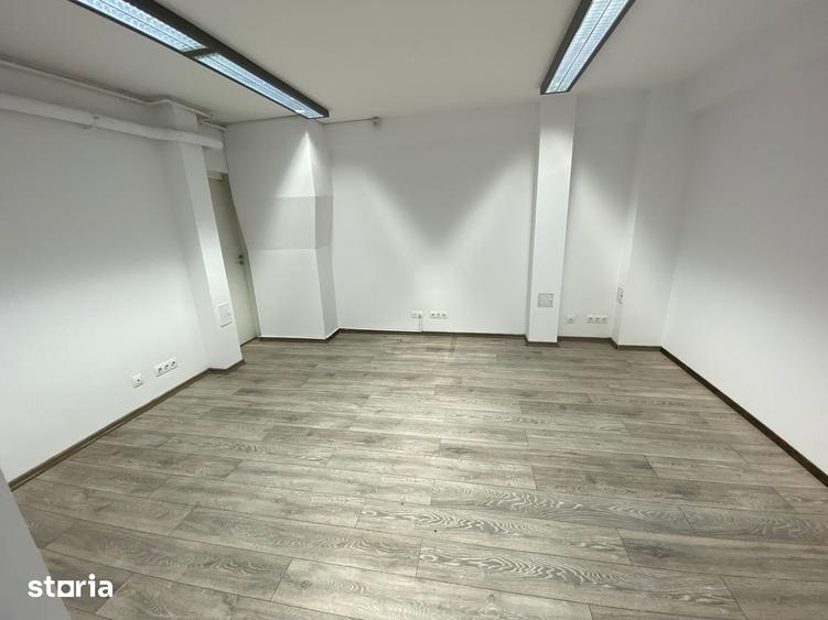 Spațiu comercial, de 63 mp, în Central