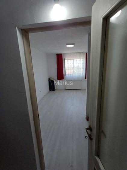 Proprietar vand garsionera