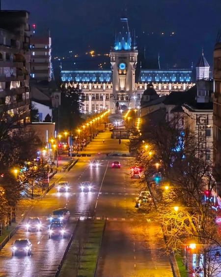Casă cu 4 camere cu Teren 500 Mp în Central