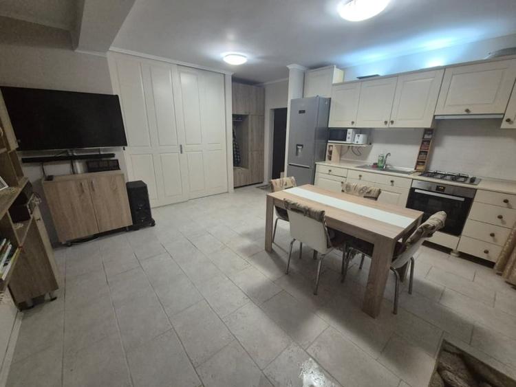 Apartament cu 2 camere decomandat în Florești