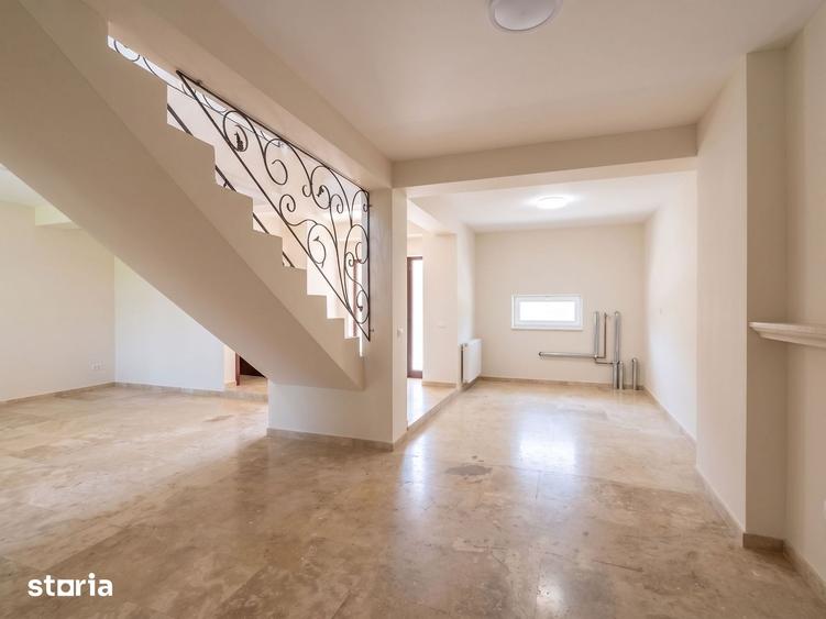 Casă cu 6 camere cu Teren 168 Mp în Central