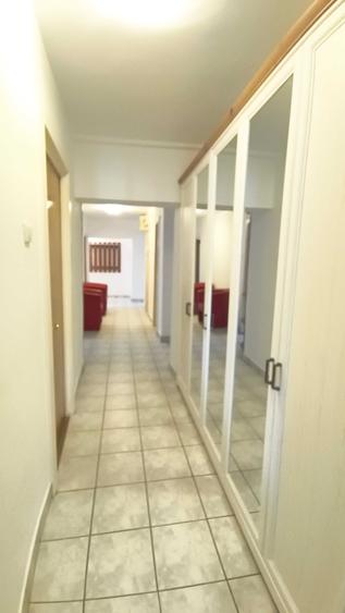 Apartament cu 4 camere decomandat în 1 Mai