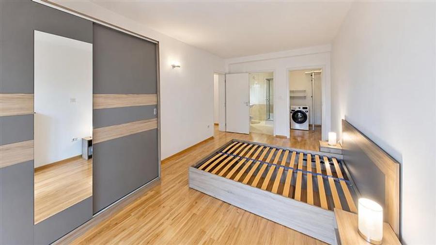 Apartament cu 3 camere decomandat, mobilat în Avantgarden