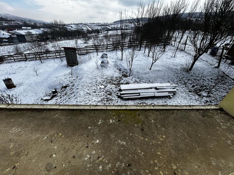 Casă individuală cu 5 camere cu Canalizare în Chinteni