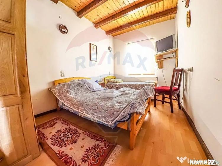 Casă cu 20 camere cu Teren 10330 Mp în Câmpulung Moldovenesc