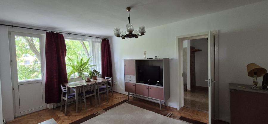 Apartament cu 2 camere semidecomandat în Aleea Carpați