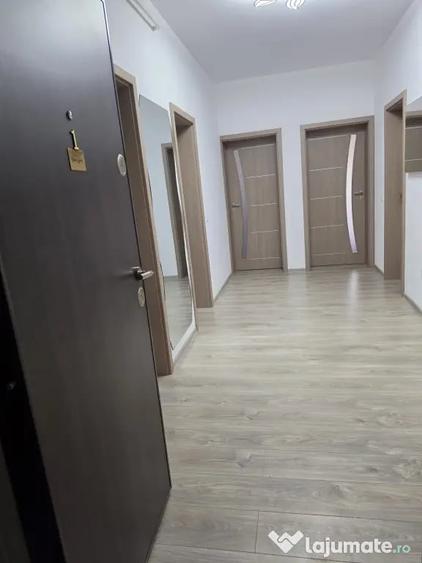 Apartament cu 3 camere decomandat în Valea Lupului