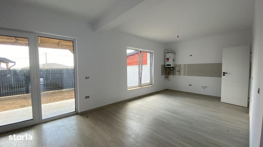 Casă cu 4 camere în Valea Lupului