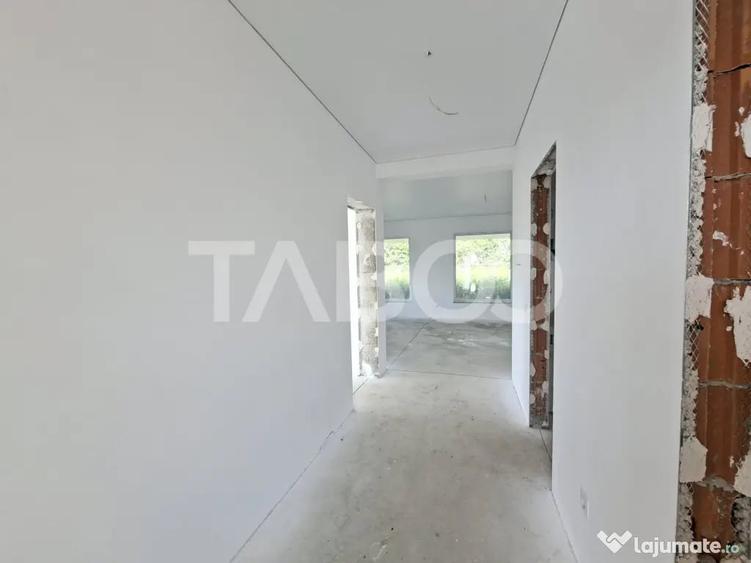 Casă cu 3 camere cu Teren 479 Mp în Cristian