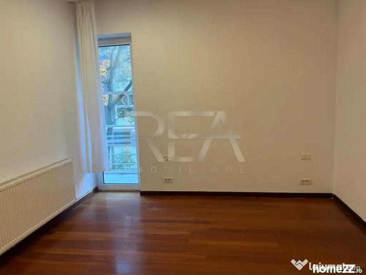 Apartament cu 5 camere decomandat în Primăverii