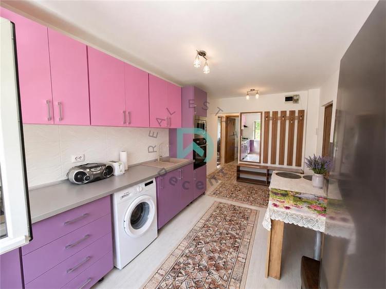 Apartament cu 3 camere decomandat în Astra