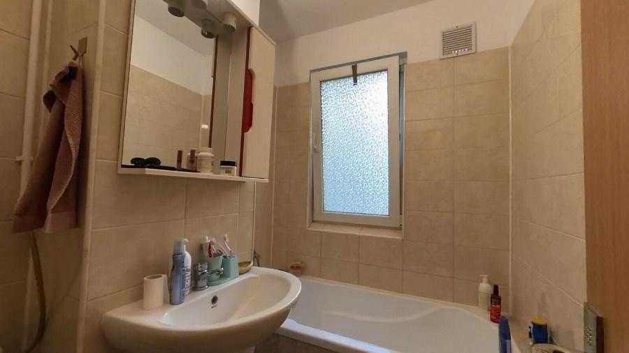 Apartament cu 2 camere semidecomandat în Titan