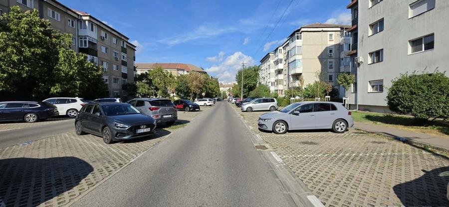 Garsonieră decomandată în Rogerius