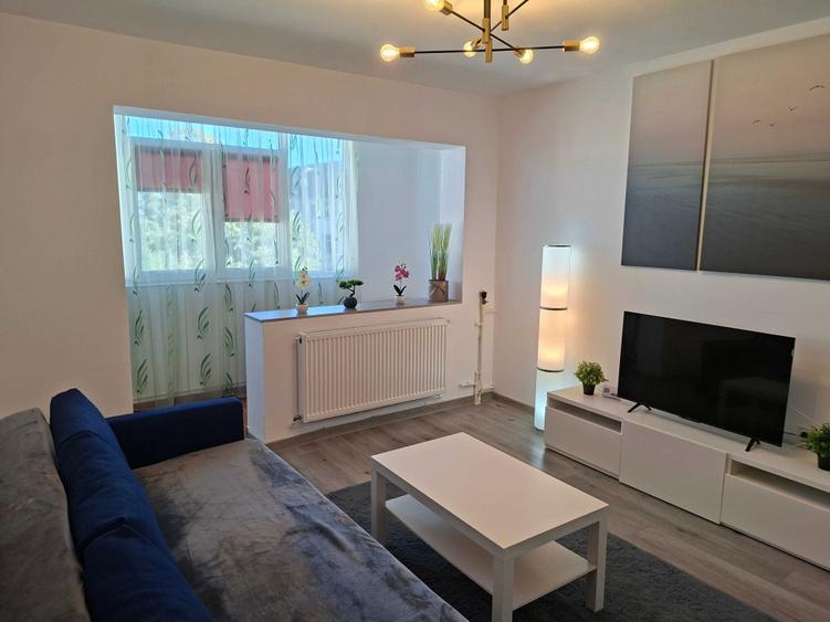 Apartament cu 2 camere decomandat în Central