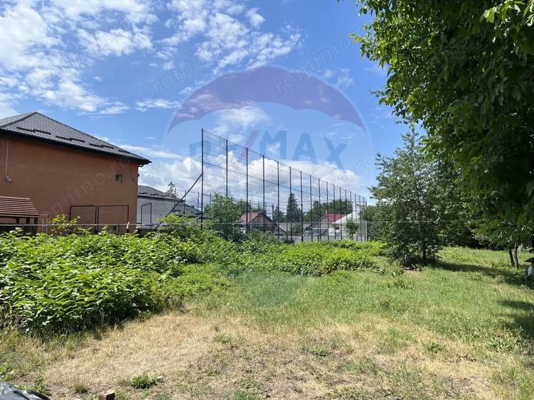 Casă cu 5 camere cu Teren 1141 Mp în Central