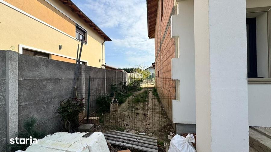 Casă cu 4 camere cu Teren 350 Mp în Tipografilor