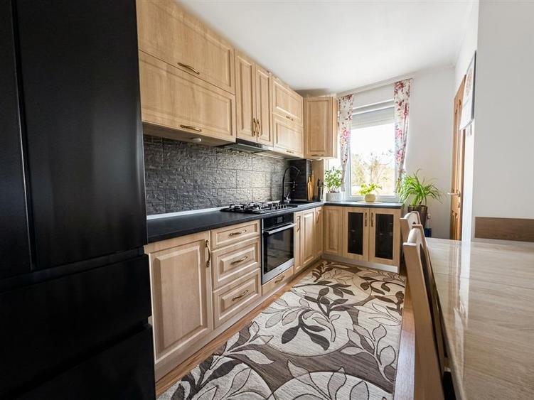 Apartament cu 3 camere decomandat în Iosia