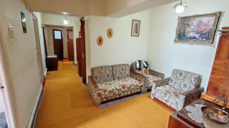 Apartament cu 4 camere decomandat în Mazepa 1