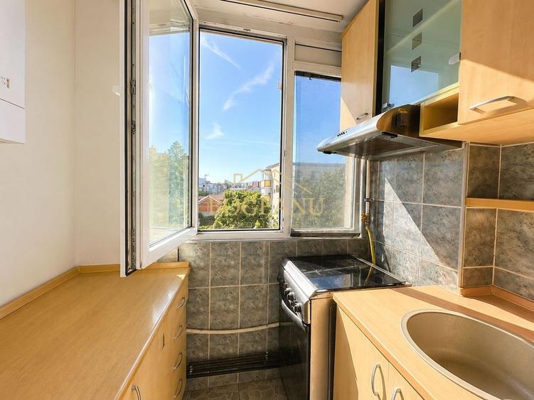 Apartament cu 3 camere decomandat, mobilat în Torontalului