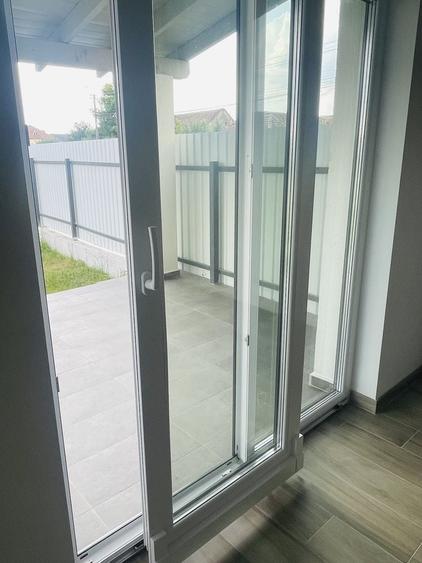 Casă cu 4 camere în Sânandrei
