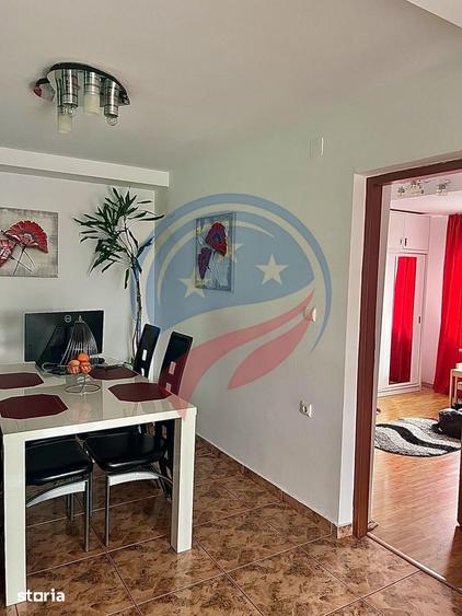Apartament cu 3 camere în Craiovița Nouă